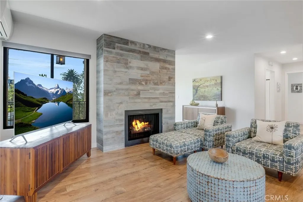 2538 E 2nd 306