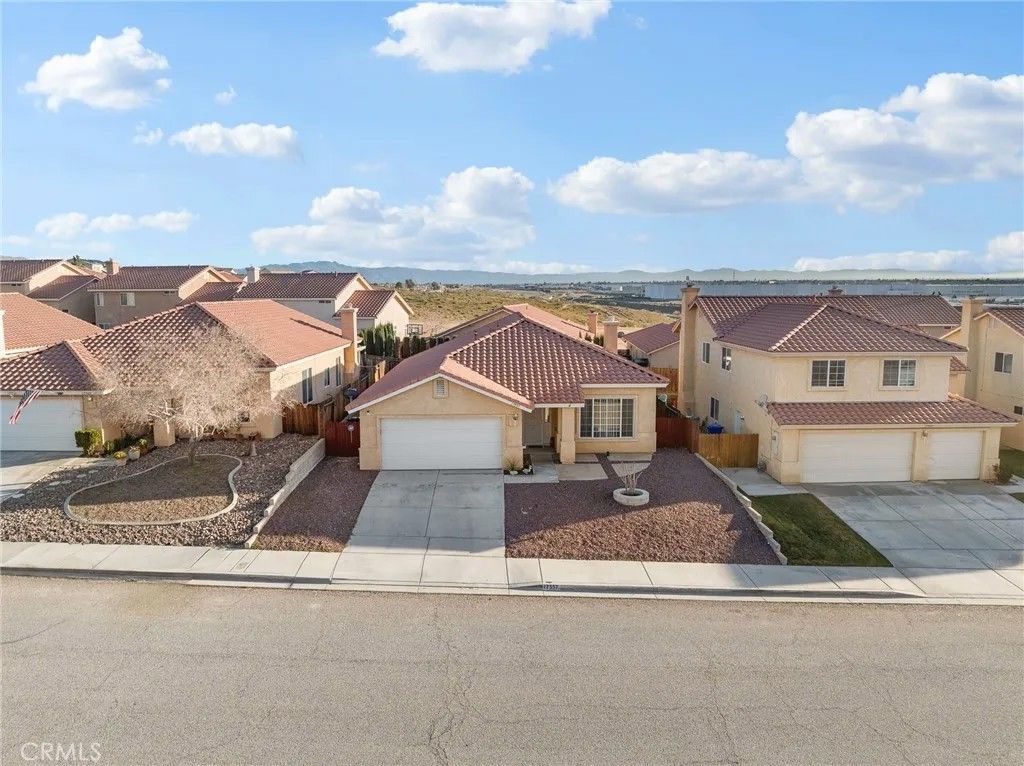 Photo of 17557 Caprice Way, Victorville, CA 92395 (MLS # HD26042078)