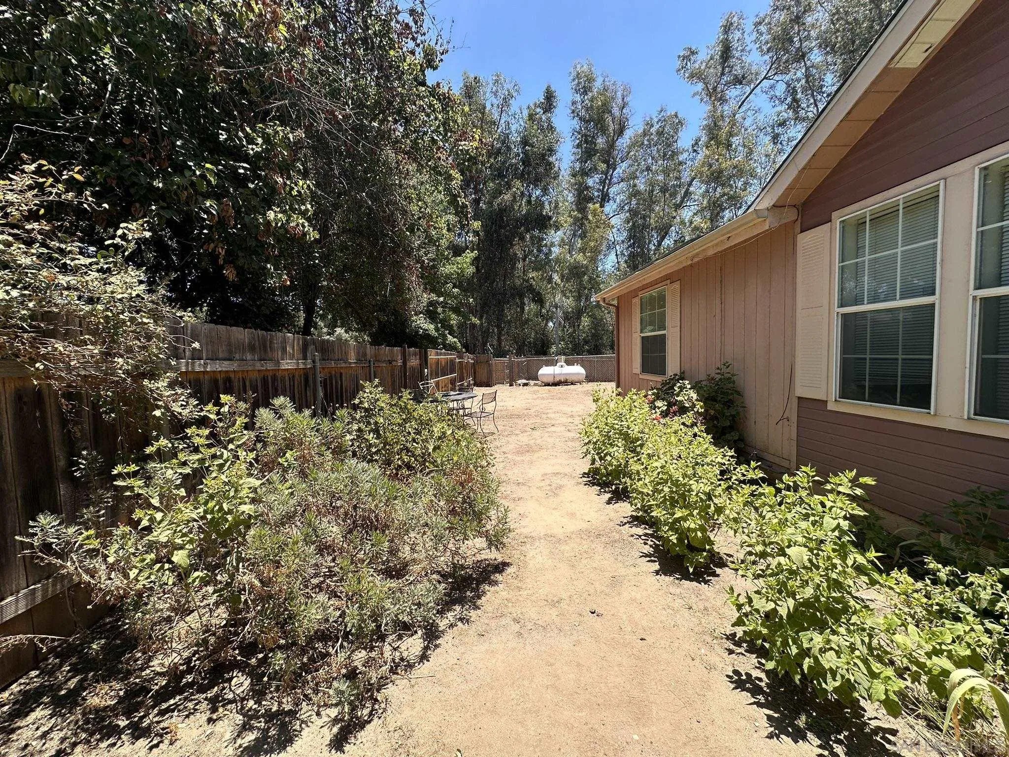 14062 Fernbrook Dr