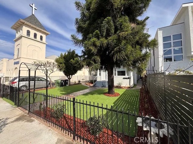 1334 S Berendo Street