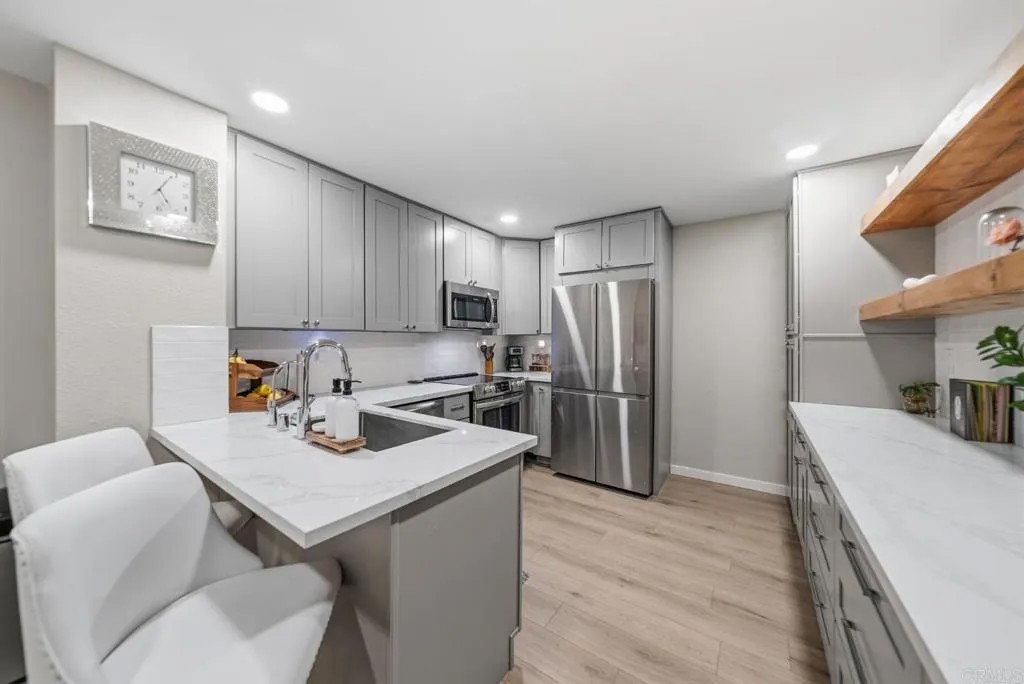 5245 Reservoir Drive