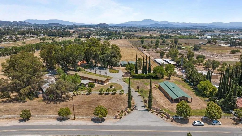 Photo of 25450 Hayes Ave, Murrieta, CA 92562 (MLS # PTP2506829)