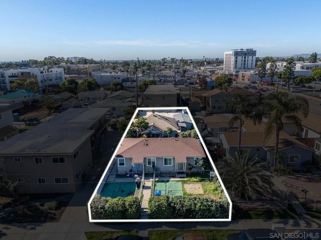 Photo of 210-212 Del Mar Ave, Chula Vista, CA 91910 (MLS # 2601195)