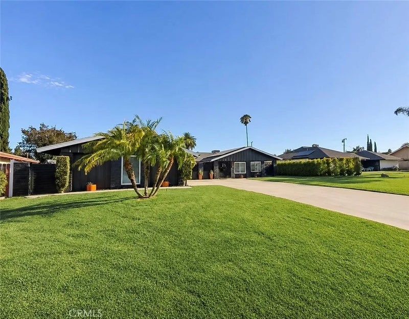 5602 Sycamore