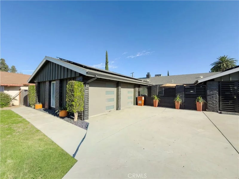 5602 Sycamore
