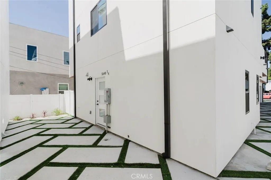 Photo of 5648 Cartwright Avenue, North Hollywood, CA 91601 (MLS # GD26103664)