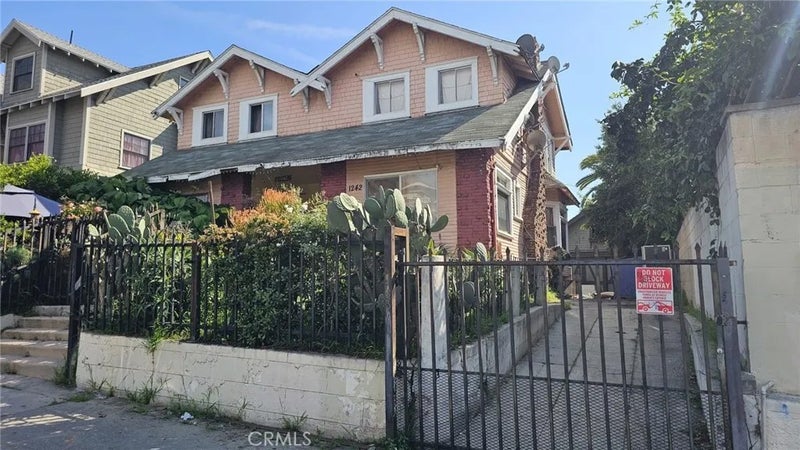 1242 S Bonnie Brae
