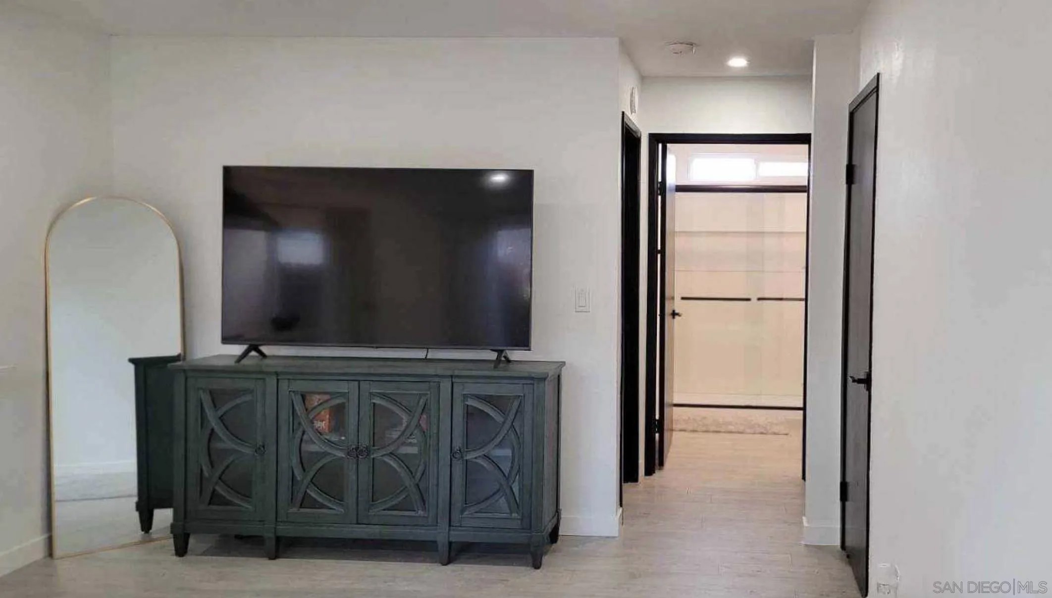 9556 Carroll Canyon Rd 143