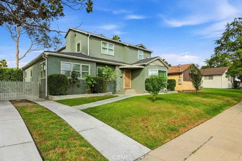 Photo of 4233 W 25th ST, Los Angeles, CA 90018 (MLS # DW26223430)