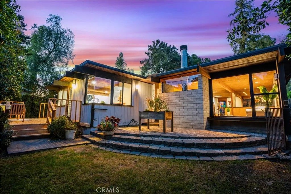 Photo of 17442 Horace Street, Granada Hills, CA 91344 (MLS # SR26046076)