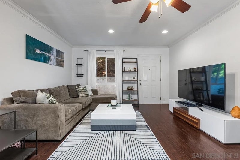 7856 Camino Glorita
