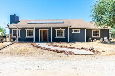 Photo of 42802 Woodmar Drive, Coarsegold, CA 93614 (MLS # MD25281177)
