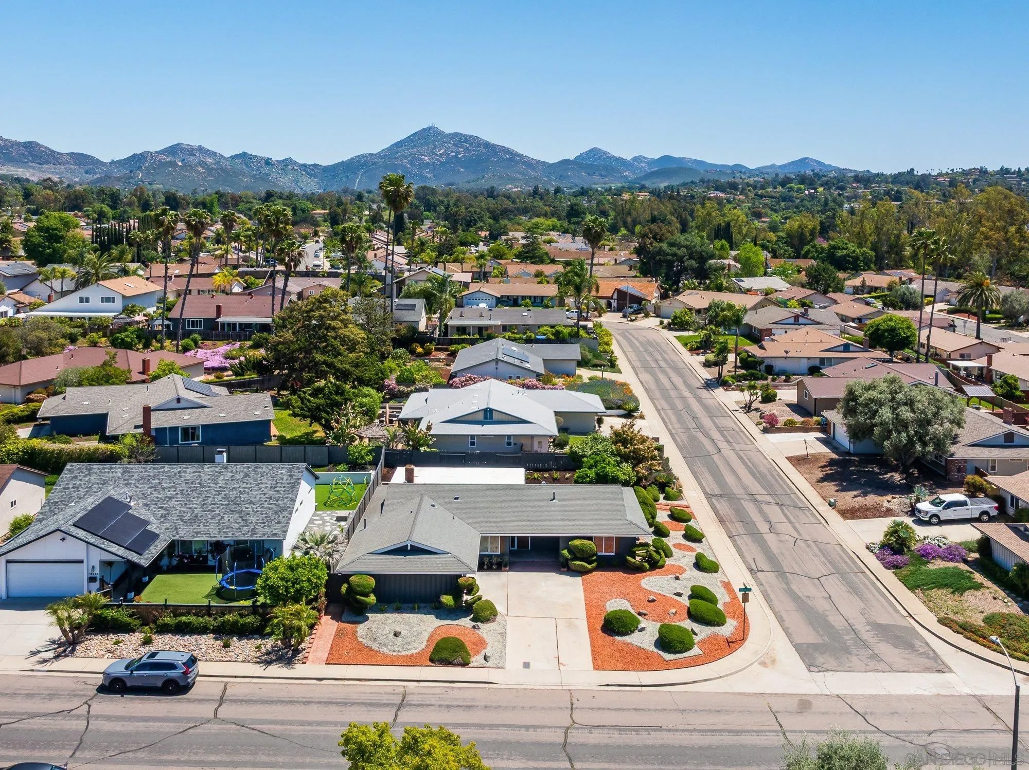 16751 Alondra Dr