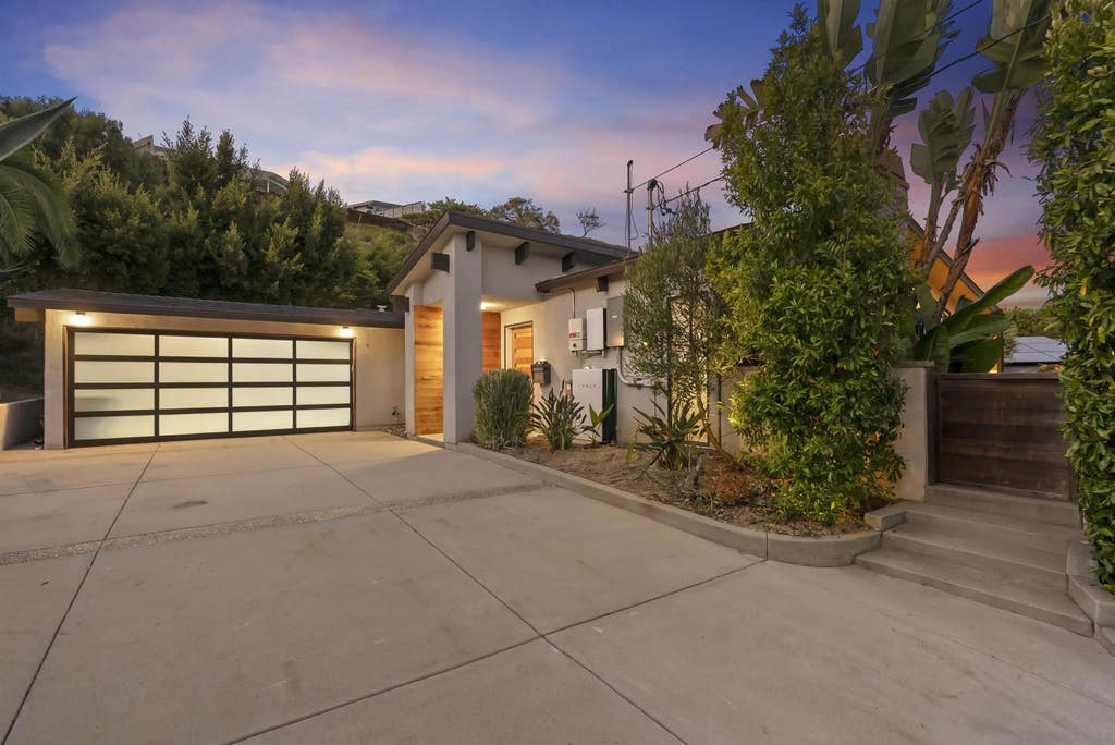 Photo of 2554 San Anselmo St, San Diego, CA 92109 (MLS # 260014033)