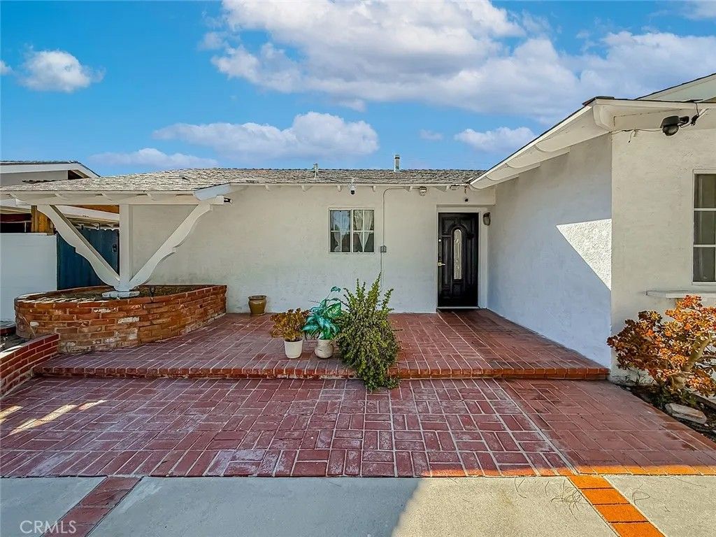 Photo of 7729 Sedan Ave, West Hills, CA 91304 (MLS # SR25242498)