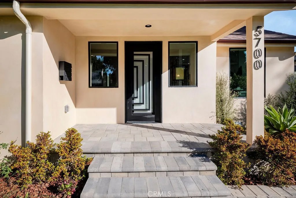 5700 Vista Del Monte