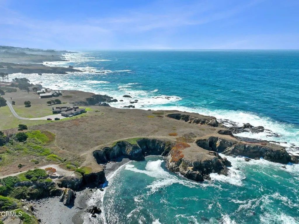 Photo of 17290 Ocean Dr, Fort Bragg, CA 95437 (MLS # C1-11191)