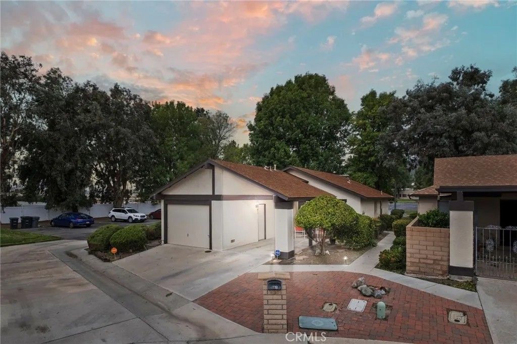 Photo of 661 W Villa Chaparral Rd, San Jacinto, CA 92583 (MLS # SW25255145)