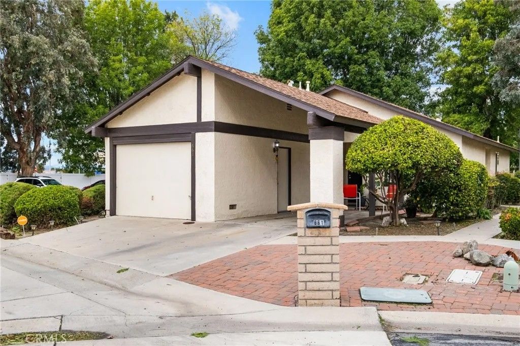 Photo of 661 W Villa Chaparral Rd, San Jacinto, CA 92583 (MLS # SW25255145)