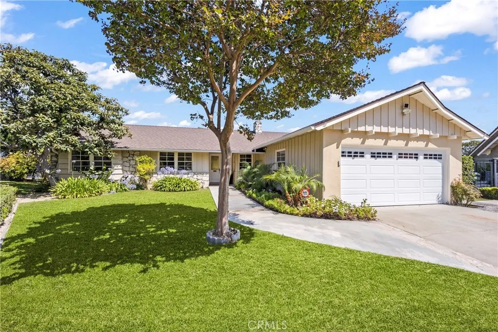 1602 Chestnut Hill