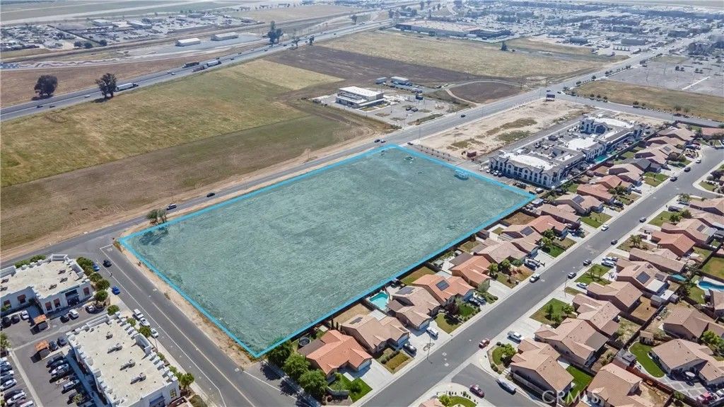 Photo of 555 Dover, Delano, CA 93215 (MLS # SR26109902)