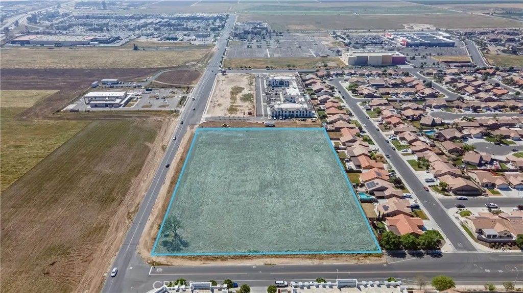 Photo of 555 Dover, Delano, CA 93215 (MLS # SR26109902)