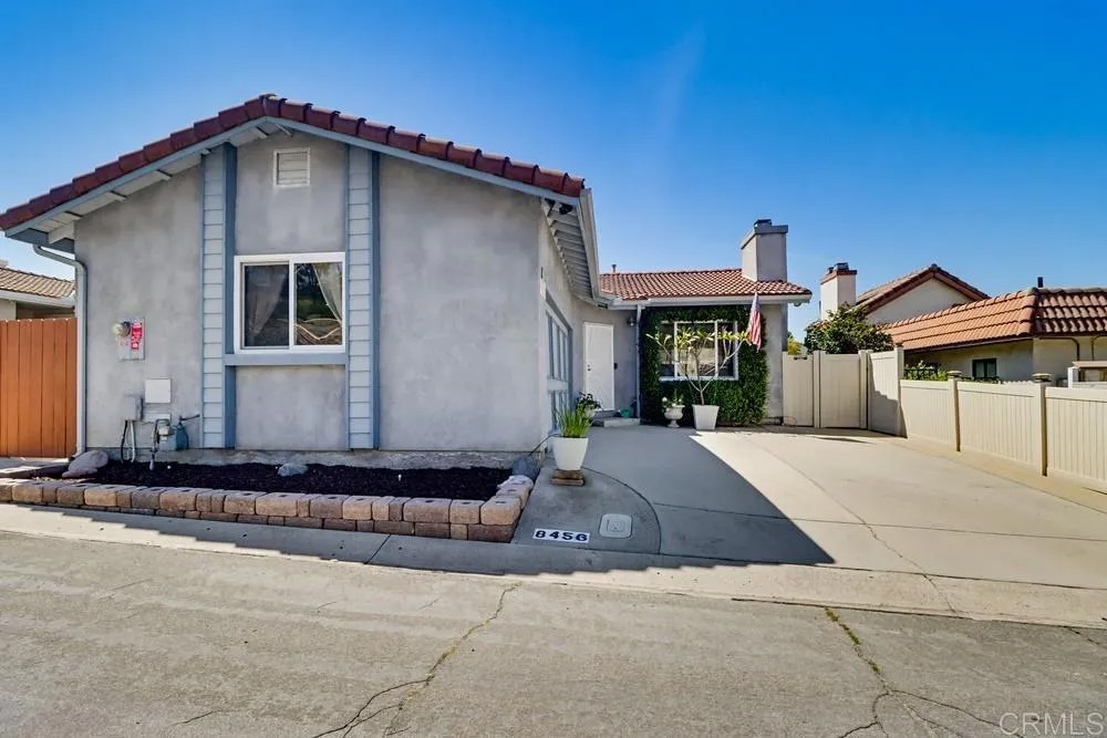 8456 Snow White Drive