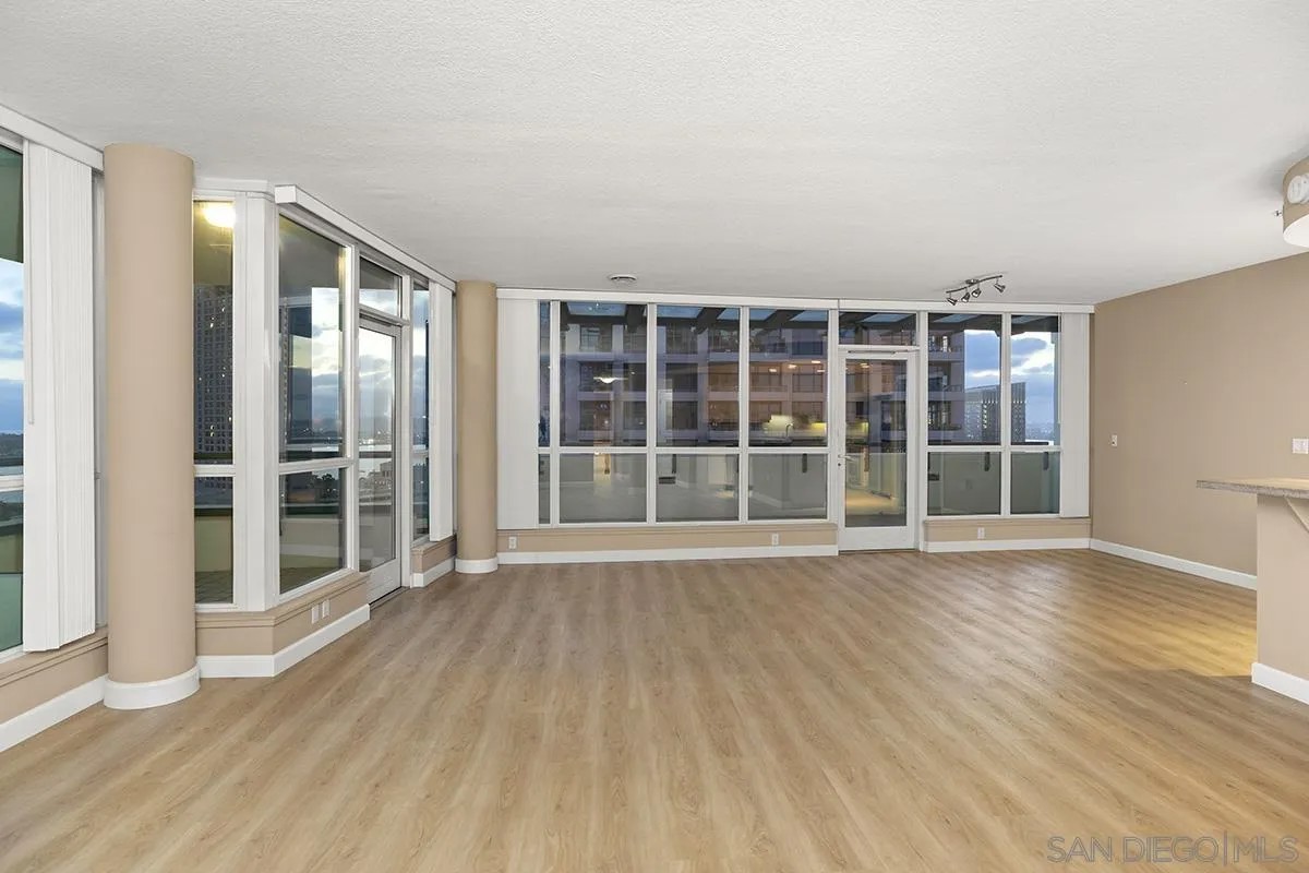 555 Front Street 1803