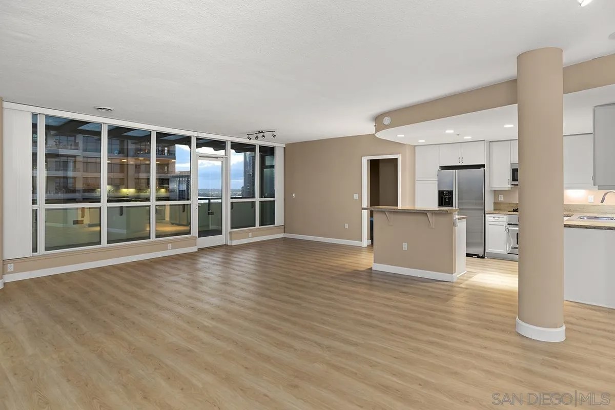 555 Front Street 1803