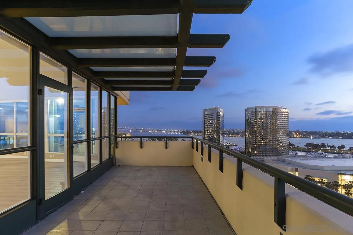 555 Front Street 1803