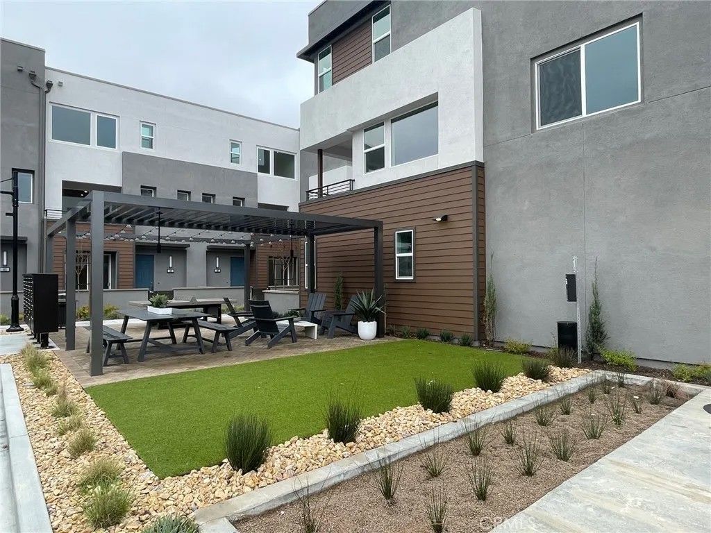 Photo of 691 S lyon Street, Santa Ana, CA 92705 (MLS # CV25281632)