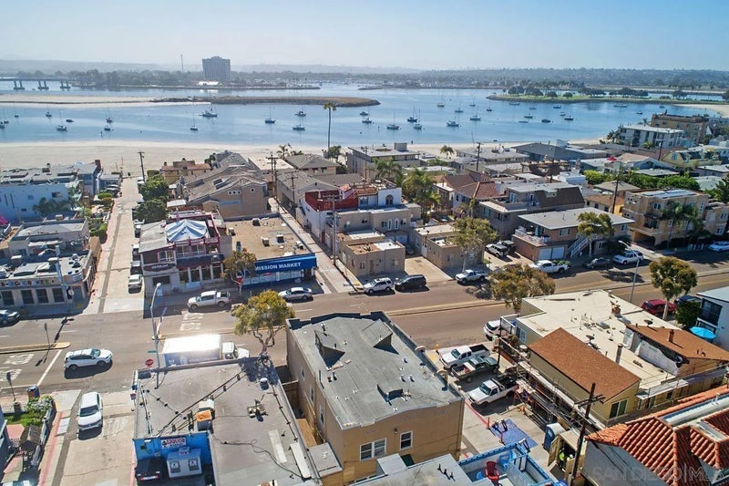 2886-88 Mission Blvd