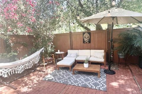 Photo of 27511 Endeavor Street, Agoura Hills, CA 91301 (MLS # SR26048693)