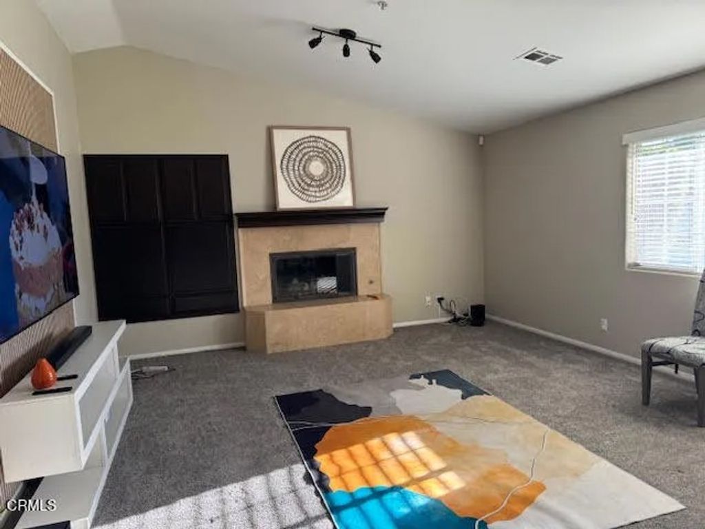 Photo of 10975 Darling Road, Ventura, CA 93004 (MLS # V1-33860)