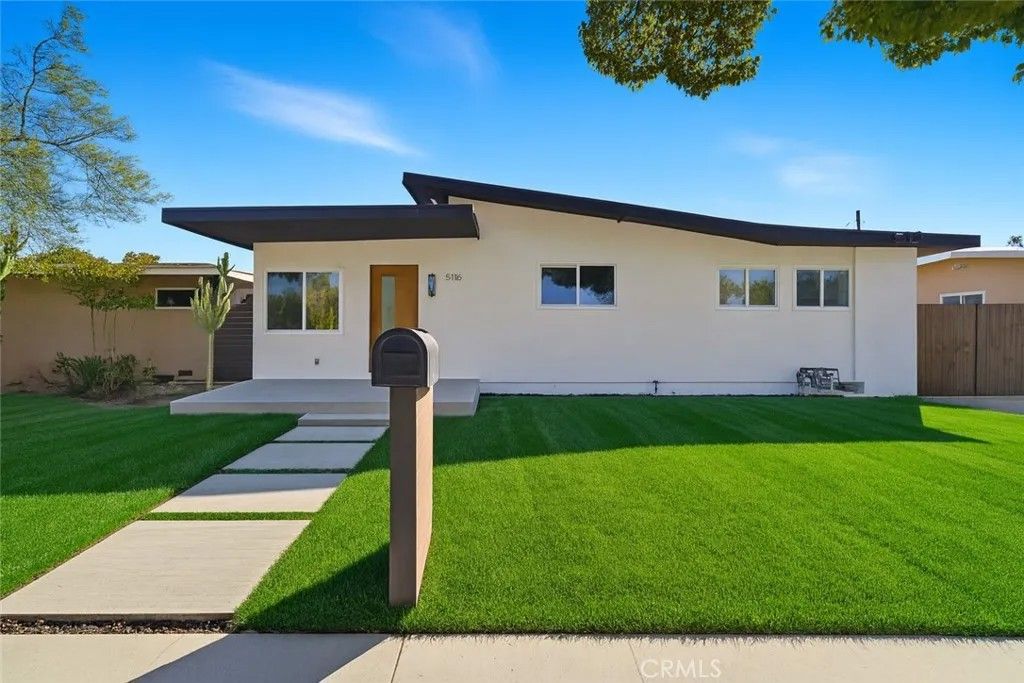 Photo of 5116 E Wardlow Road, Long Beach, CA 90808 (MLS # DW25246331)