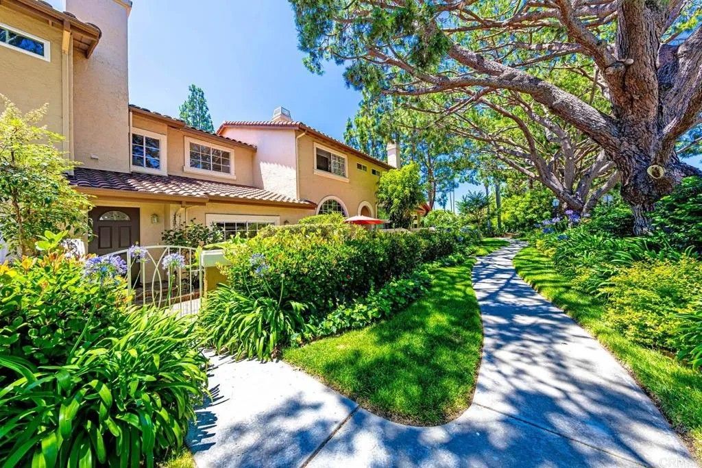 Photo of 4090 Porte De Palmas #3, San Diego, CA 92122 (MLS # NDP2604329)