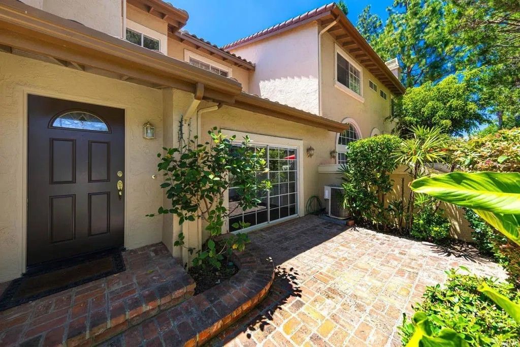 Photo of 4090 Porte De Palmas #3, San Diego, CA 92122 (MLS # NDP2604329)