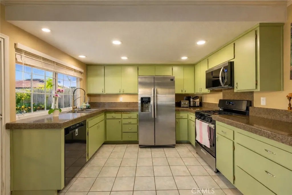 1682 Darnel Court