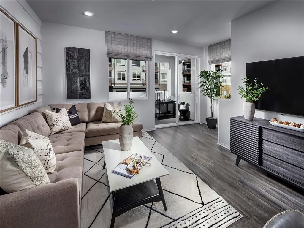 207 Aurora Lane