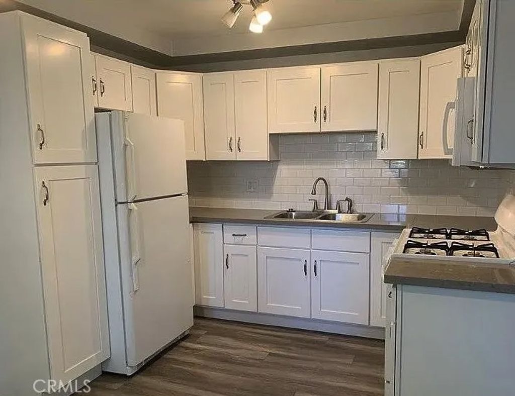 Photo of 4700 Clair Del Ave, Long Beach, CA 90807 (MLS # DW26090605)