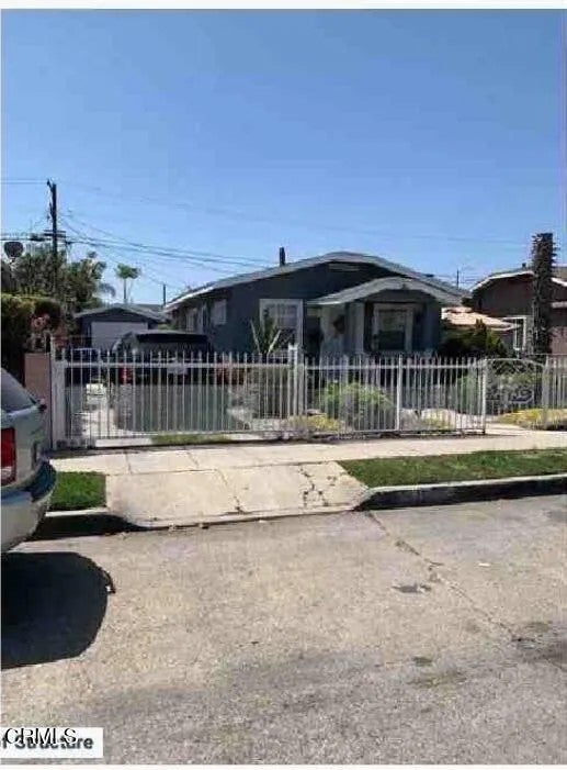 1652 W 67th Street