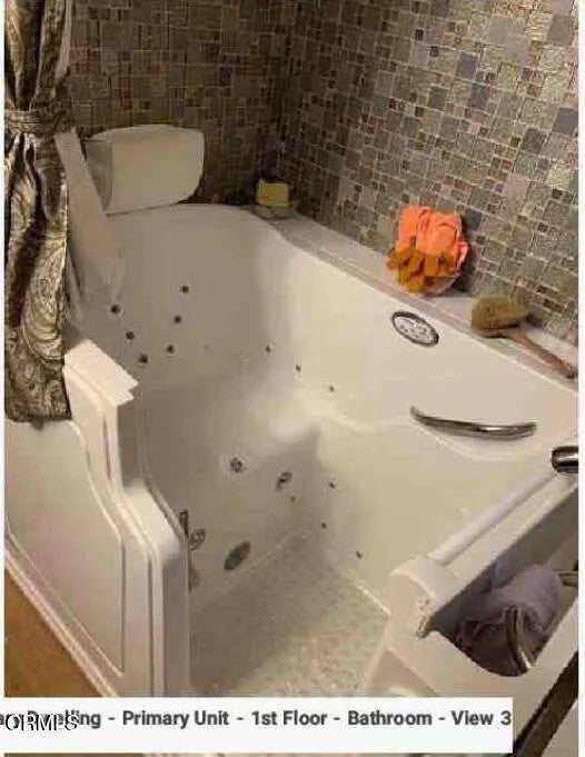 1652 W 67th Street