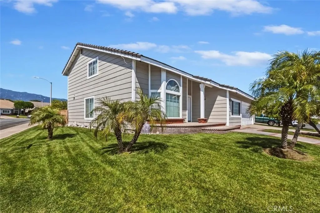 10754 Edgewood Court