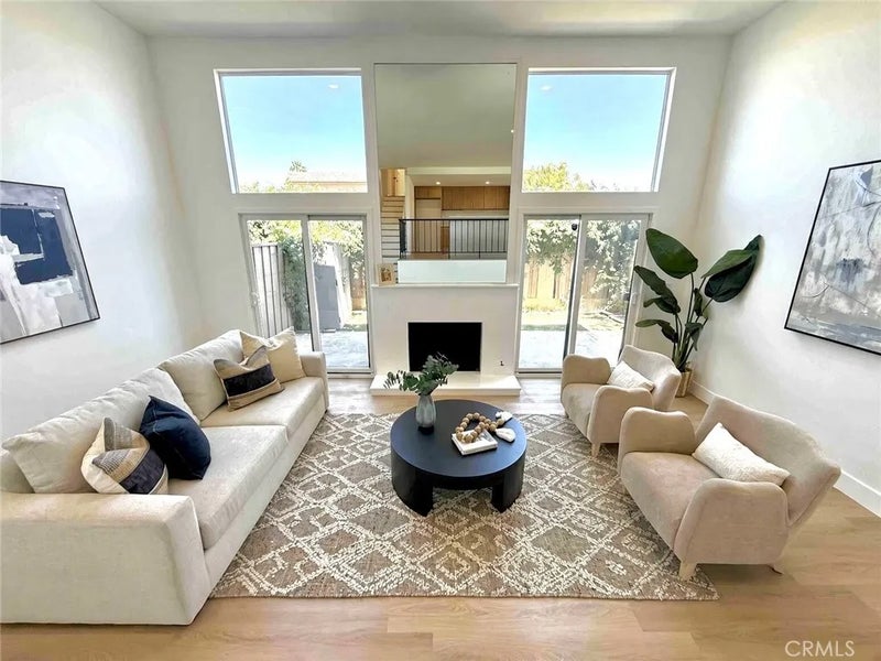 2707 Vanderbilt Lane 3