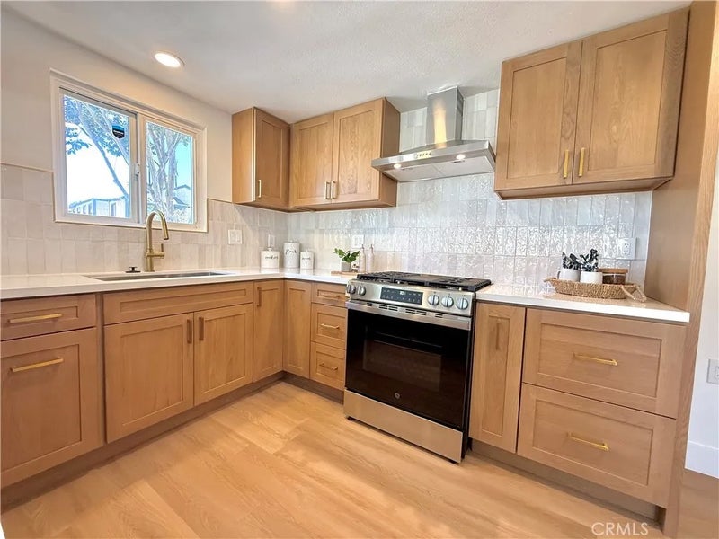 2707 Vanderbilt Lane 3
