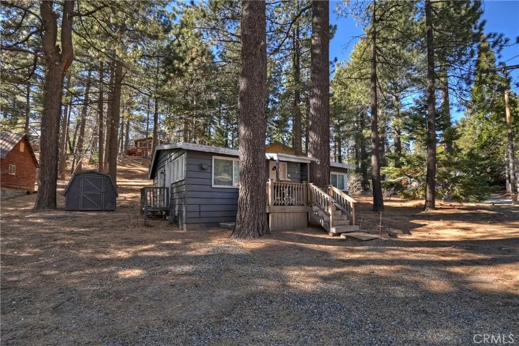 Photo of 33353 Yukon Drive, Green Valley Lake, CA 92341 (MLS # IG26021479)