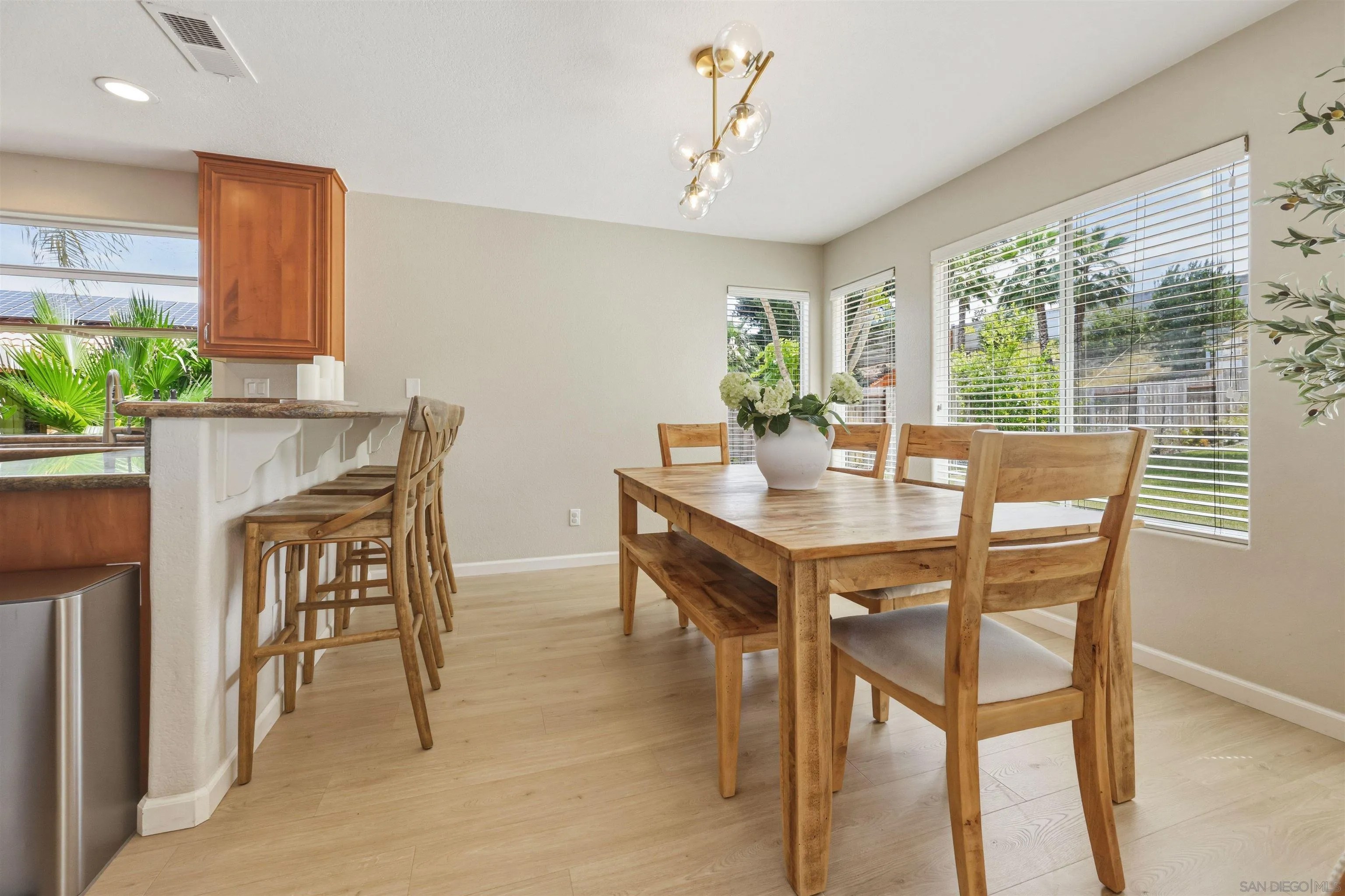 1664 Avenida Guillermo