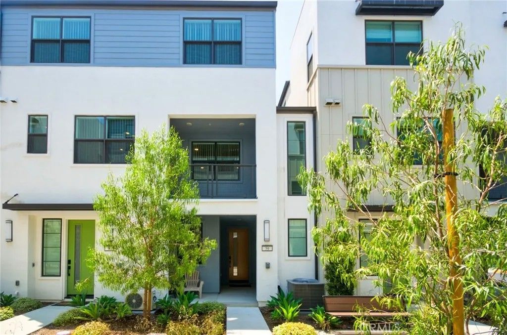 Photo of 944 N Divino Privado, Ontario, CA 91764 (MLS # TR25278046)