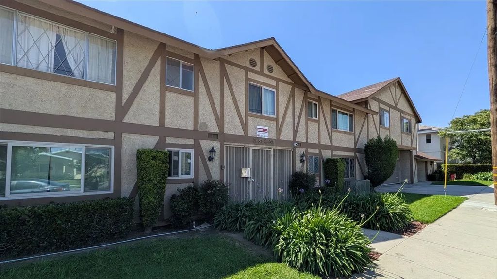 Photo of 317 S Almansor St #9, Alhambra, CA 91801 (MLS # WS26087697)