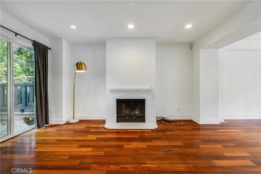 6300 Honolulu 205